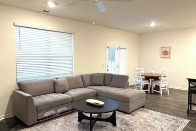 Image de Spacious 5-Bedroom Home Near Piedmont Hospital in Newnan with Ac, WiFi, W&D