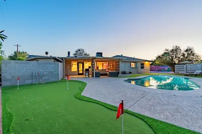 Image de Pickleball | Sparkling Pool | Mini Putt | Sleeps14
