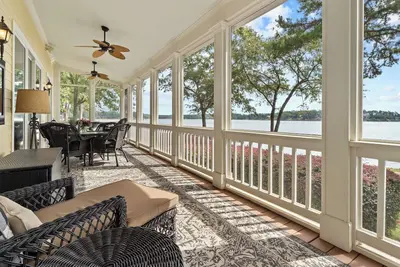 Image de Great Waters Escape Lake Front Cottage