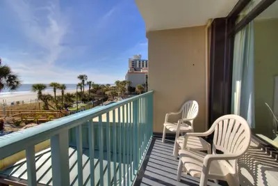 Image de Charming Oceanfront Efficiency at Sand Dunes Resort