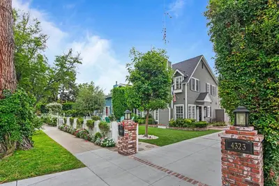 Image de Location, Location, Location. . . Prime Studio City Cape Cod w guesthouse