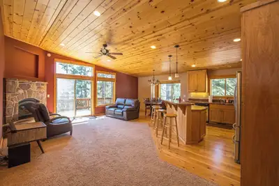 Image de Charming 4-bedroom house in marvelous Truckee with WiFi, fitness room