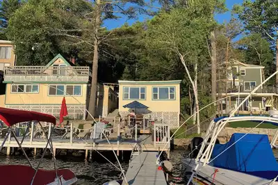 Image de Winnipesaukee waterfront family compound with 40 foot dock and amazing sunsets!