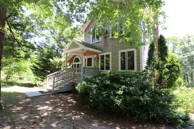 Image de Contemporary with an eye out for comfort and space, close to bike path, conservation, beach, village.