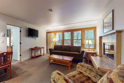 Image de Family-friendly condo, access to shared pools, hot tubs, close to Mt. Bachelor