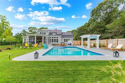 Image de Luxurious 5br central Cape home w/ a pool, hot tub, home gym, kayaks & SUPs