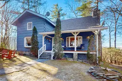 Image de Peaceful retreat with stunning mountain views and modern amenities