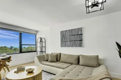 Image de Beautiful Oceanview Condo with Beach Service / 504