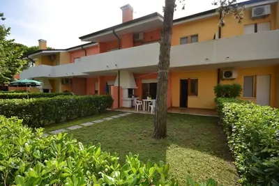 Image de Maison familiale avec jardin et piscine