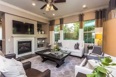 Image de Modern Two-Story Home, Pulte Built, Perfect for Family Living #3276
