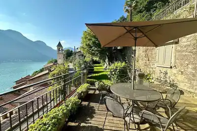 Image de Charming vacation home, surrounded by natural beauty and tranquility.