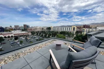 Image de Botanicals & Cattle Vibes | Unique Vista Escape