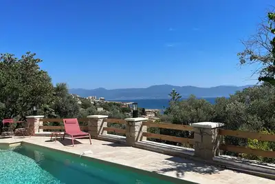 Image de Sublime villa située à Ajaccio, plage à pied, 7 suites, piscine, T de pétanque