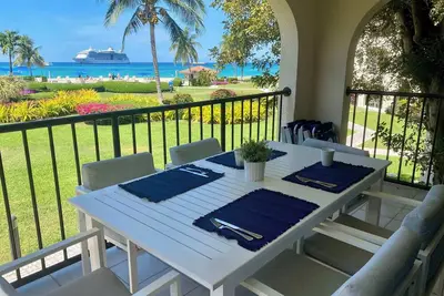 Image de Oceanfront Condo on Seven Mile Beach