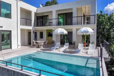 Image de New Modern Luxury Villa 2 Minutes to Cruz Bay