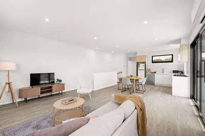 Image de Modern Rosebud Townhouse 300m from the Beach!