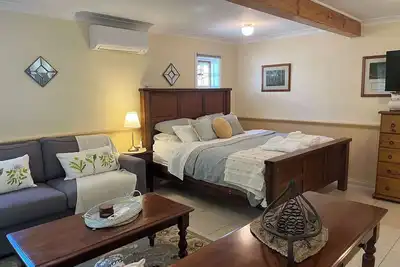 Image de Banksia Cottage | 15 mins to Airport