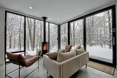 Image de Chalet La Boîte noire – Un chalet épuré en nature, Owls Head/Jay Peak