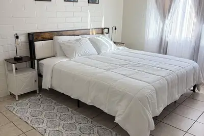 Image de Charming and quiet 1-bedroom apartment near amenities, U of A, & downtown Tucson