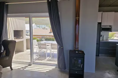 Image de Luxury 2 Bed apartment boasting a rooftop terrace, with mountain & sea views.