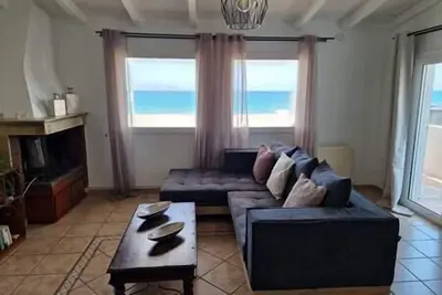Astra Sea View Apartment, Sea Front