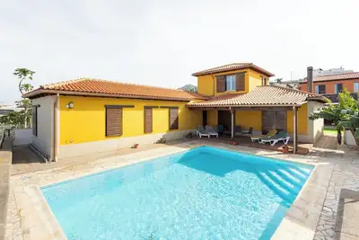 Image de Home2Book Spacious Family Getaway, Private Pool