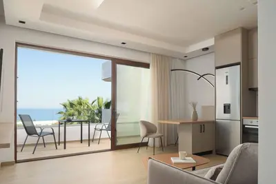 Sofia's Modern Apartment 2, 15 minutes walk from Chersonisos center