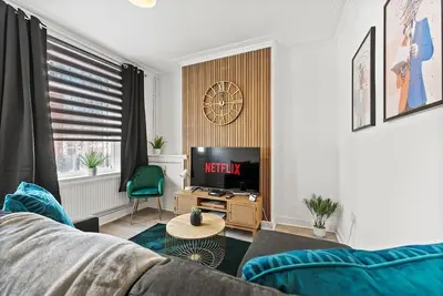 Image de 20% off! Boutique Doncaster Abode - Sleeps 6!
