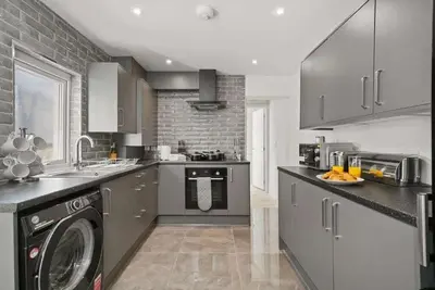 Image de The Stylish Oxford Abode - Parking - Sleeps 8