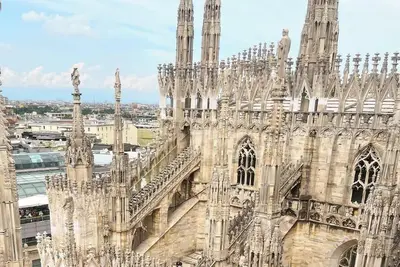 Image de Modern Apartment with Panoramic City Views