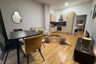 Image de 3-Room Apartment (L1/L2) – Newly Renovated and Quiet