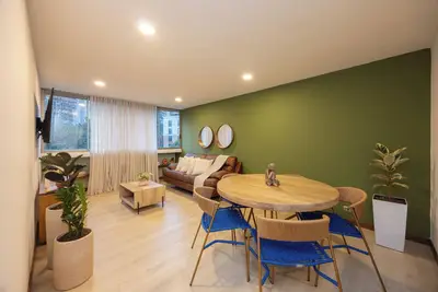 Image de Cozy & newly remodeled 2br apt steps from Provenza