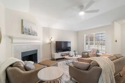 Image de Cozy 3-bedroom house in Arlington, Walk to At&T Stadium