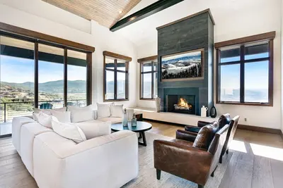 Image de New! 1592 Leo Court - SkyRidge 6 Br Home with Hot Tub