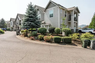 Image de Stunning Short-Term Furnished Condo in West Linn's Summerlin!