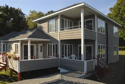 Image de Steeple Hill Flats Two Suites Overlooking Lake Superior