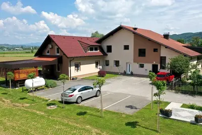 Image de Elegant and Stylish Retreat Apartments with Terrace - Two Bedroom Apartment with Terrace