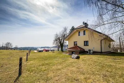 Image de Vibrant and Elegant Residence with Hot-Tub - Two Bedroom Holiday Home with Hot-Tub