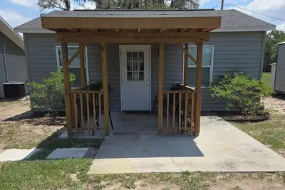 Image de Charming 1-bedroom cottage in beautiful Lakeland with Ac, WiFi, Daily or monthly