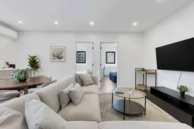 Image de Spacious 3br w/ Large Terrace | Free Parking | Griffintown