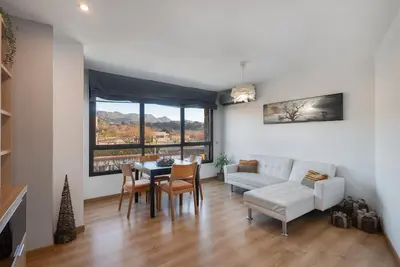 Image de Appartement 'Niu Turístic Olvan' avec vue sur la montagne, balcon et climatisation