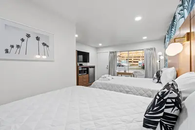 Image de Ground Level Studio|2 Double Beds|Close 2 Beach