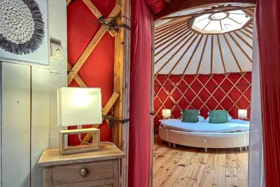 Image de Cabane \"La Passionata\" avec terrasse privée, jardin partagé et climatisation