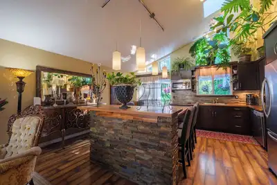 Image de Peaceful Home with a European Touch!