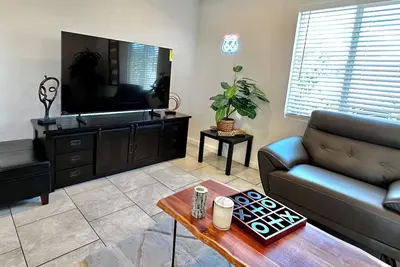 Image de Balloon Festival experience Abq in style newly renovated 2bd/1ba apartment