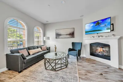 Charming Single-Level Home in Irvine, Prime Location, 30+ Day Stays  #40818