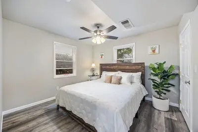 Image de Charming Midtown Home w/King Bed, Private Parking, near Sutter Medical