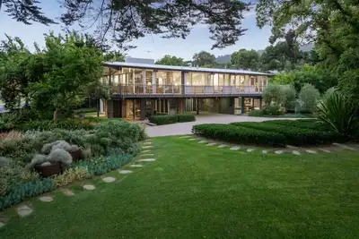 Image de Luxury Beach House on two acres / Private Bathing Box / Botanic Like Gardens