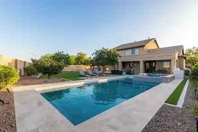 Image de East Mesa, Sleeps 10, No additional fee to use spacious hot tub, huge yard space