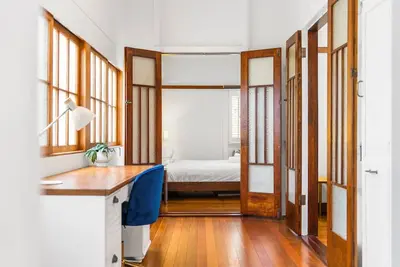Image de Family-Friendly Home in Vibrant West End